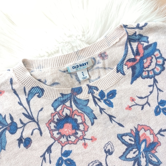 {Old Navy} Floral Sweater - Picture 2 of 4